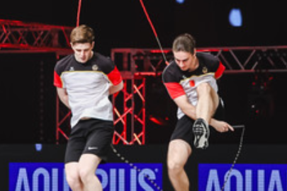 Zwei Springer zeigen ihre Rope Skipping Kür.