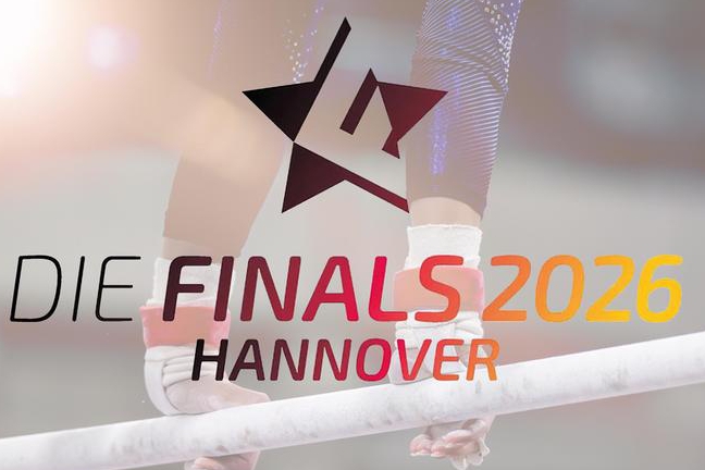 Das Logo von Finals 2026, im Hintergrund eine Nahaufnahme von Händen am Reck