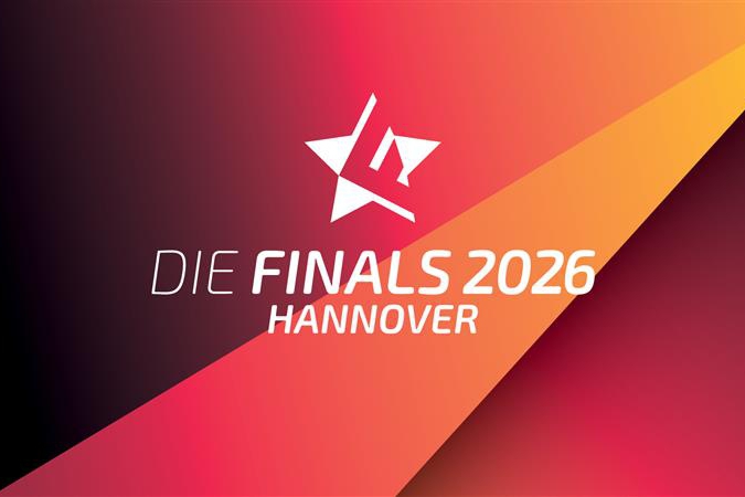 Das Logo von Finals 2026, im Hintergrund eine Nahaufnahme von Händen am Reck