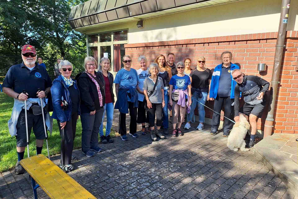 Ein Gruppenfoto mit Wanderbegeisterten