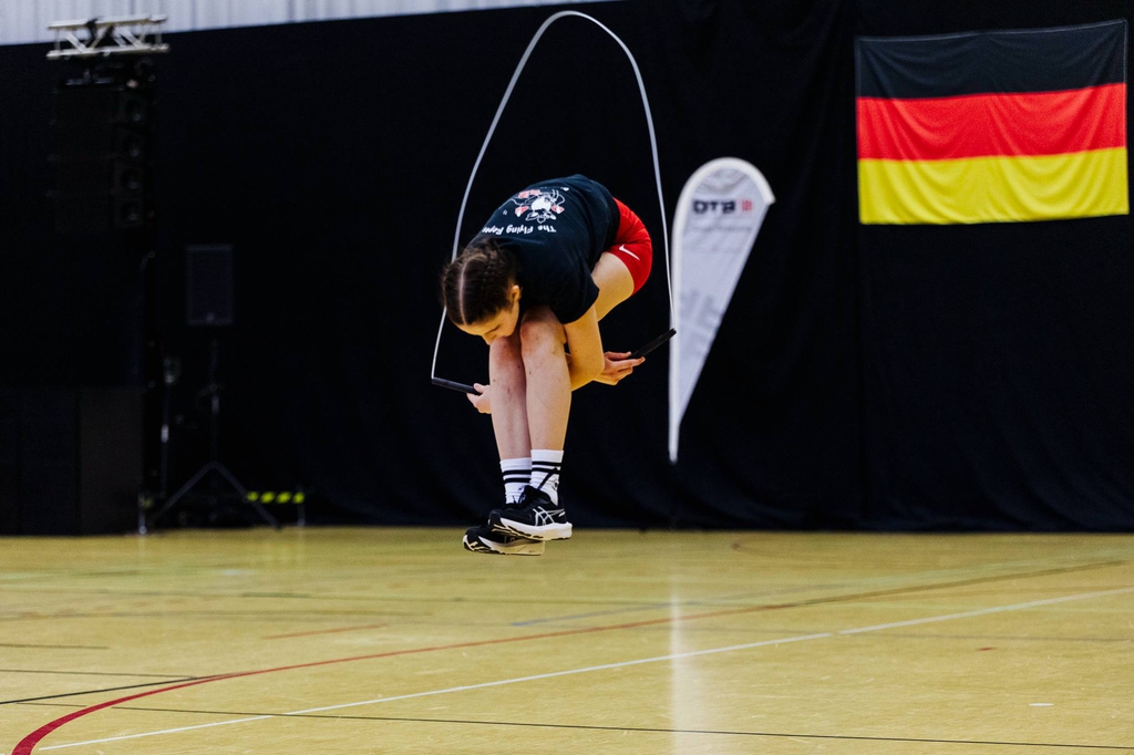 Rope Skipperin bei ihrer Übung